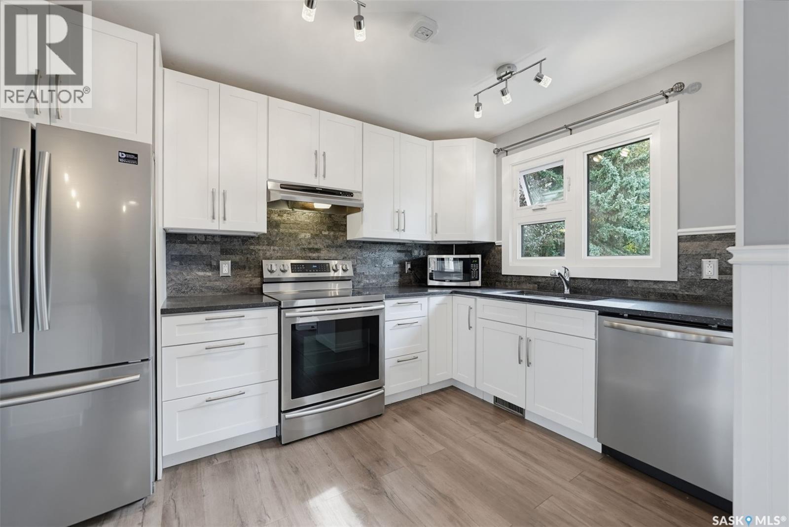 147 Candle Crescent Property Photo 7