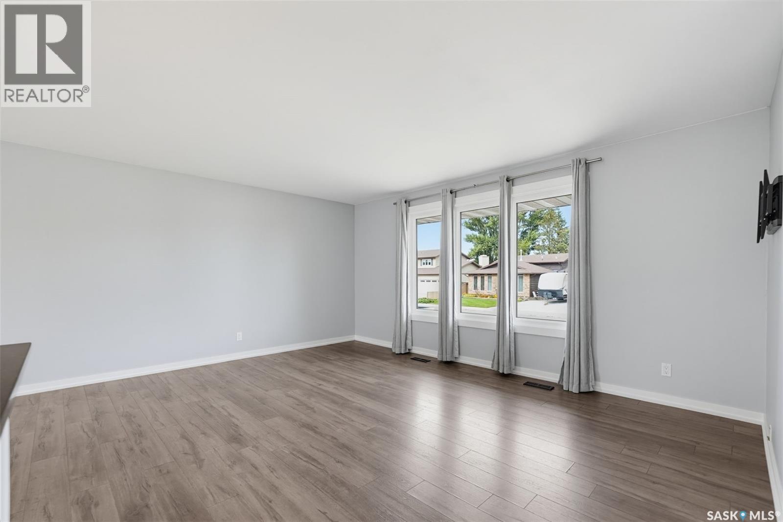147 Candle Crescent Property Photo 11