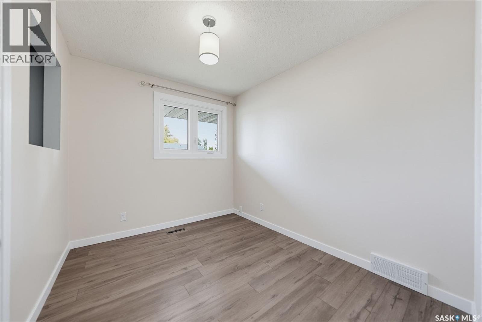 147 Candle Crescent Property Photo 14