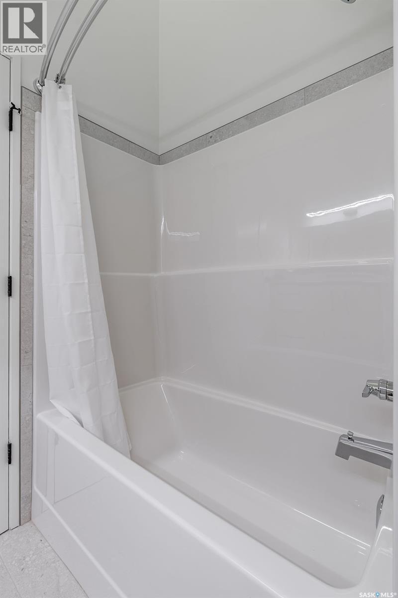 1139 13th Street E Property Photo 41