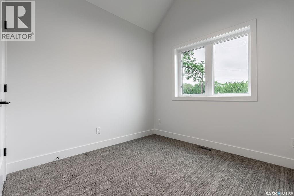1139 13th Street E Property Photo 42