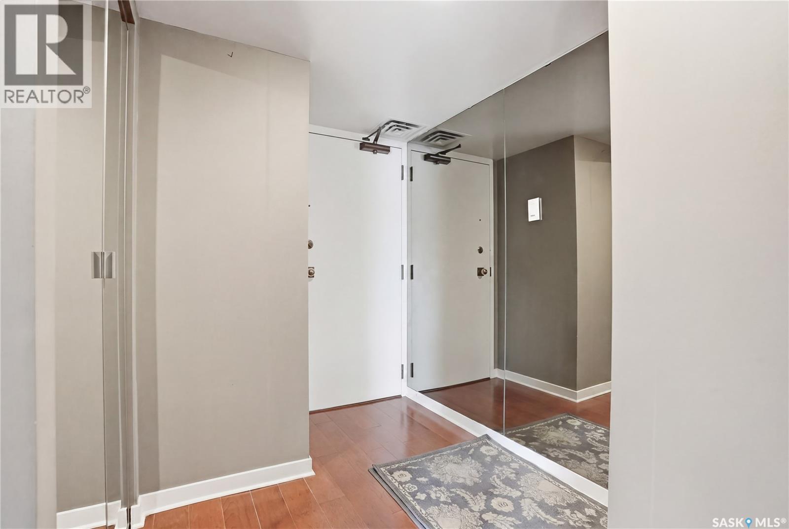 650 424 Spadina Crescent E Property Photo 6