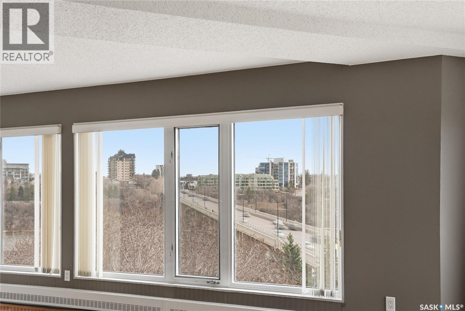 650 424 Spadina Crescent E Property Photo 11