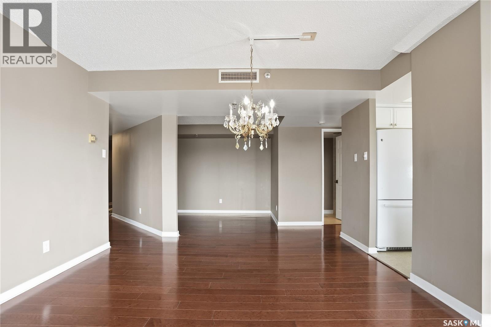 650 424 Spadina Crescent E Property Photo 14