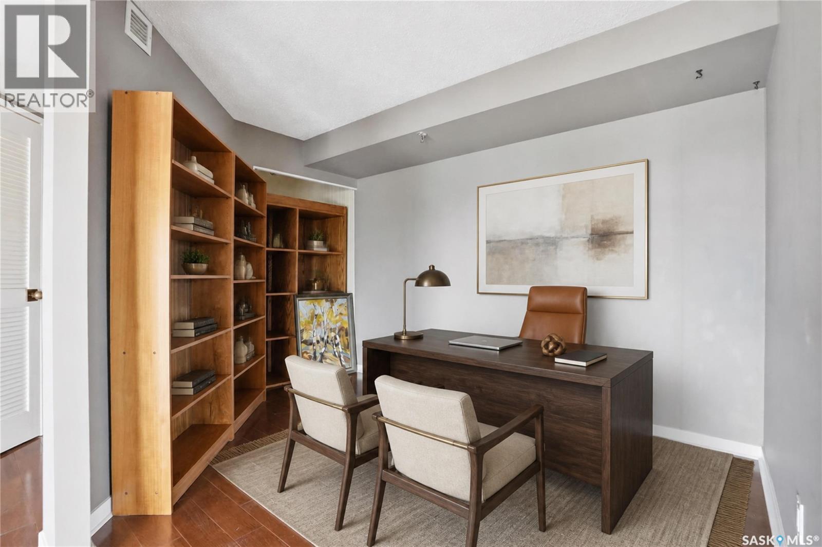 650 424 Spadina Crescent E Property Photo 16