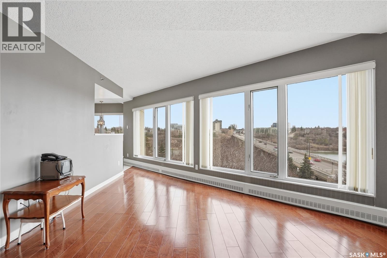 650 424 Spadina Crescent E Property Photo 17