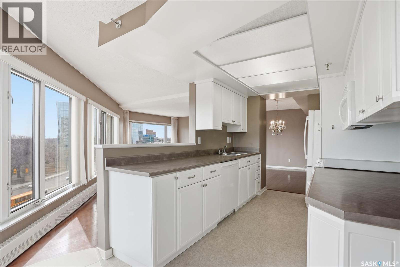 650 424 Spadina Crescent E Property Photo 23