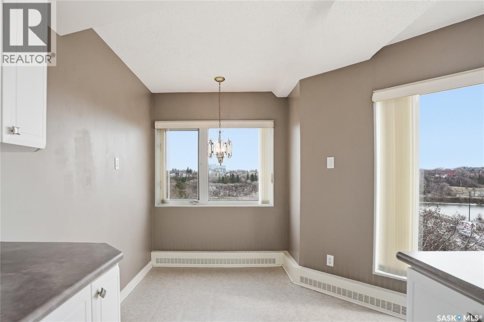 650 424 Spadina Crescent E Property Photo 24