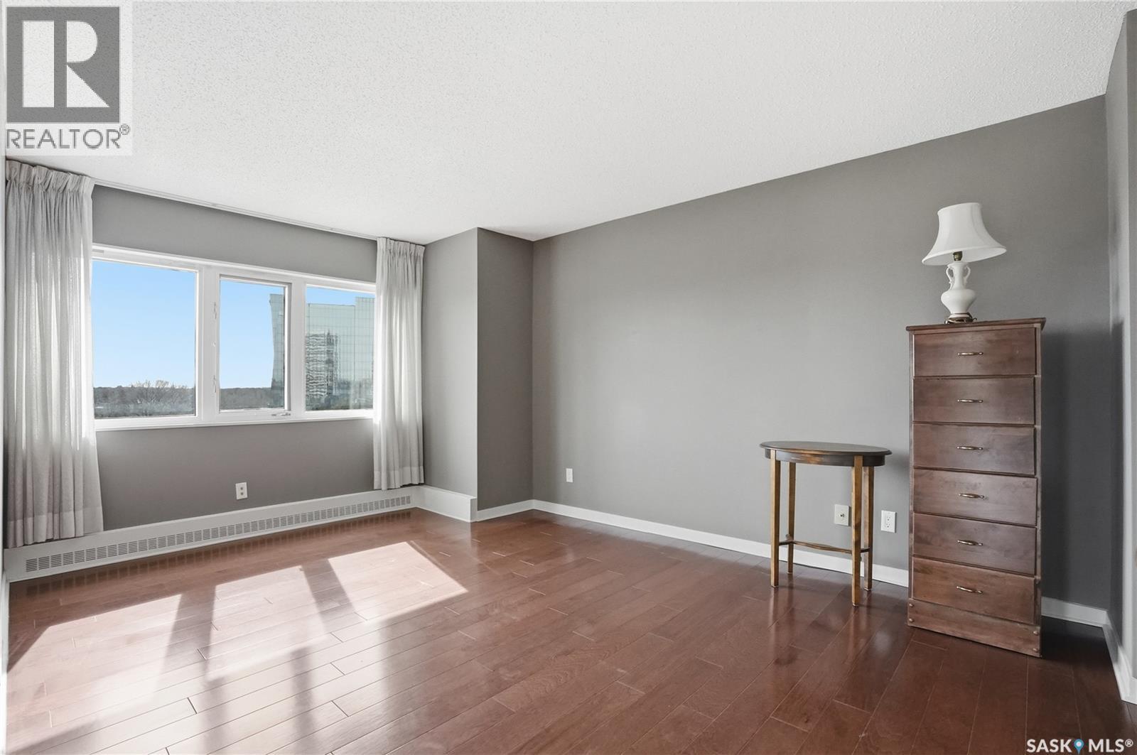 650 424 Spadina Crescent E Property Photo 27