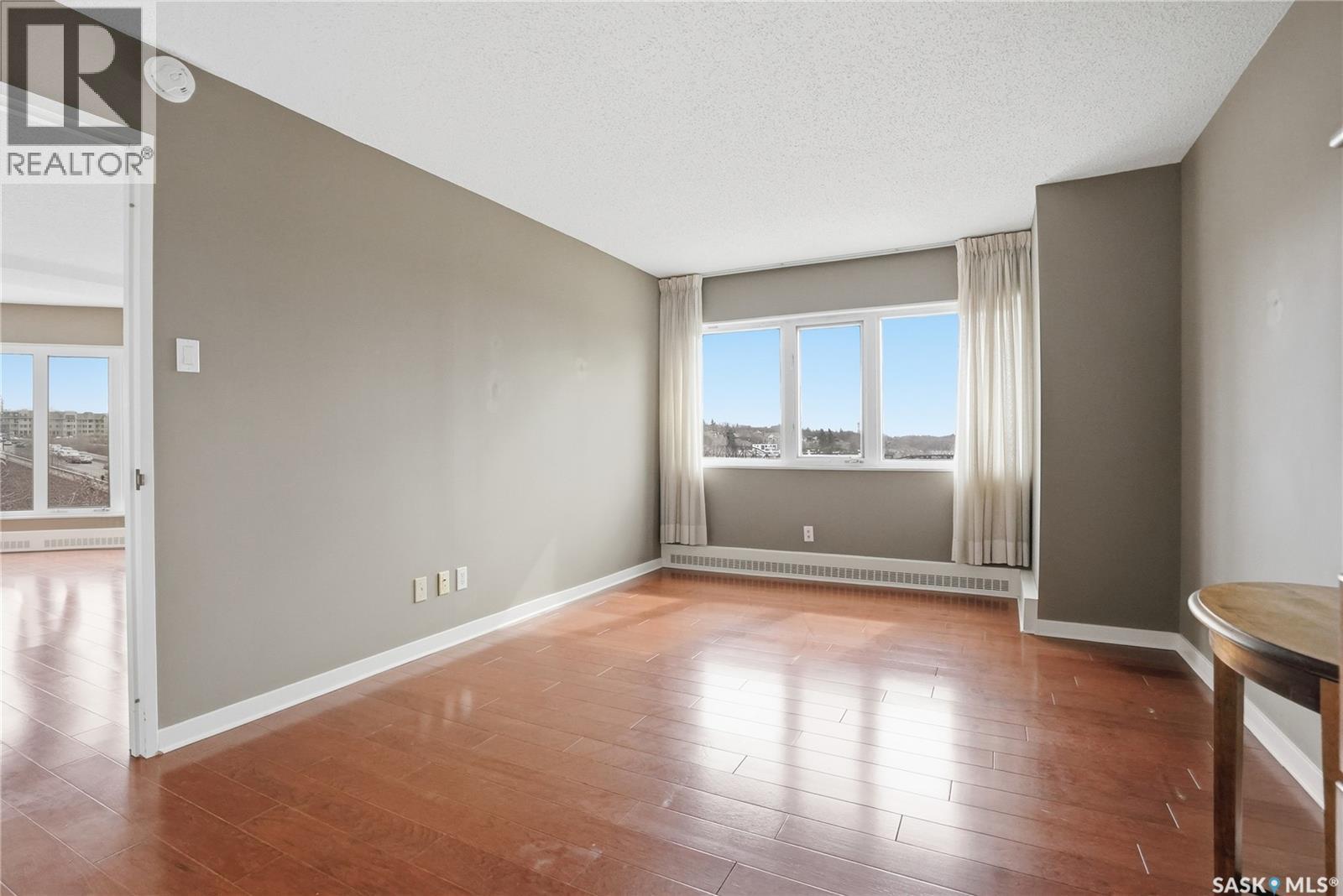 650 424 Spadina Crescent E Property Photo 28