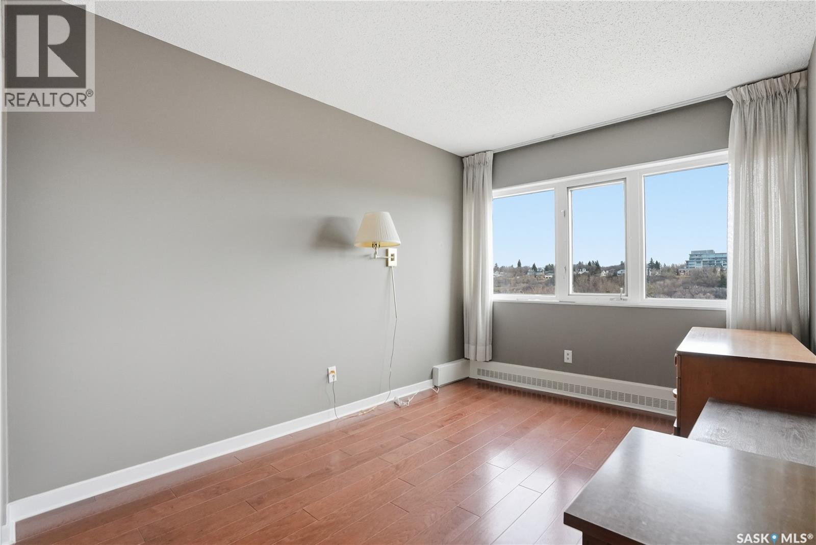 650 424 Spadina Crescent E Property Photo 34