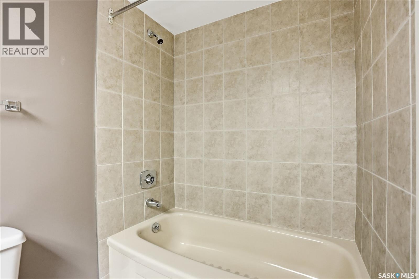 650 424 Spadina Crescent E Property Photo 39