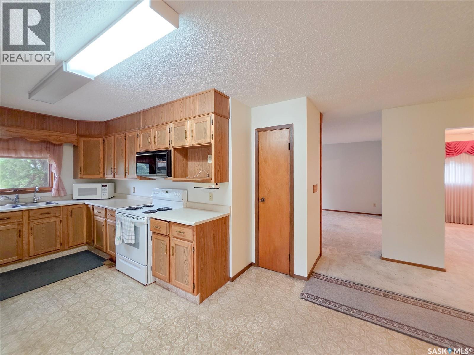618 4th Avenue W Property Photo 13