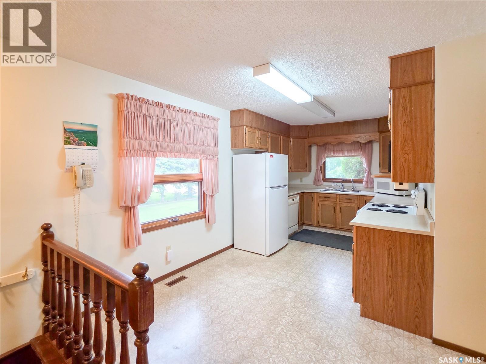 618 4th Avenue W Property Photo 14