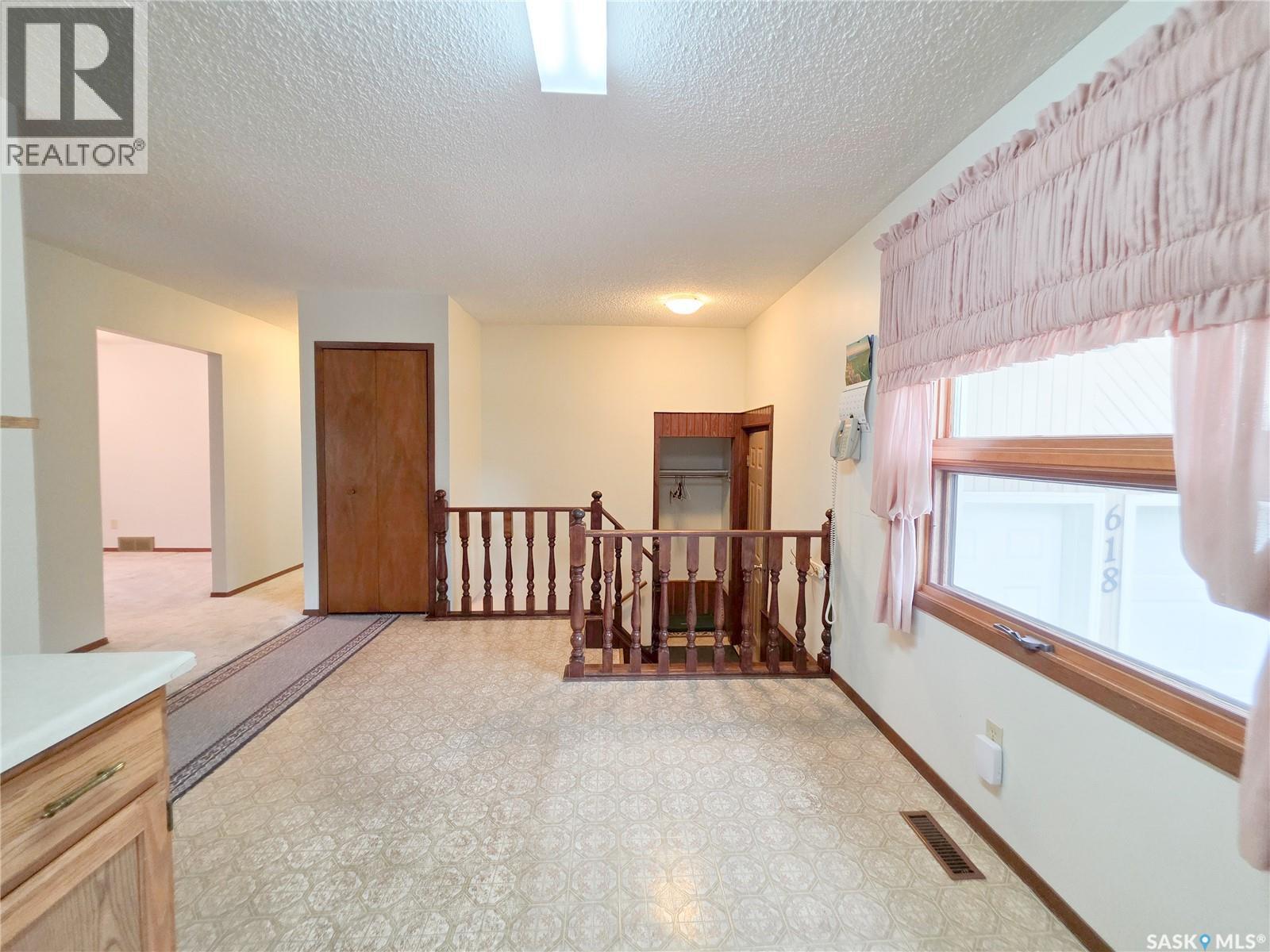 618 4th Avenue W Property Photo 16