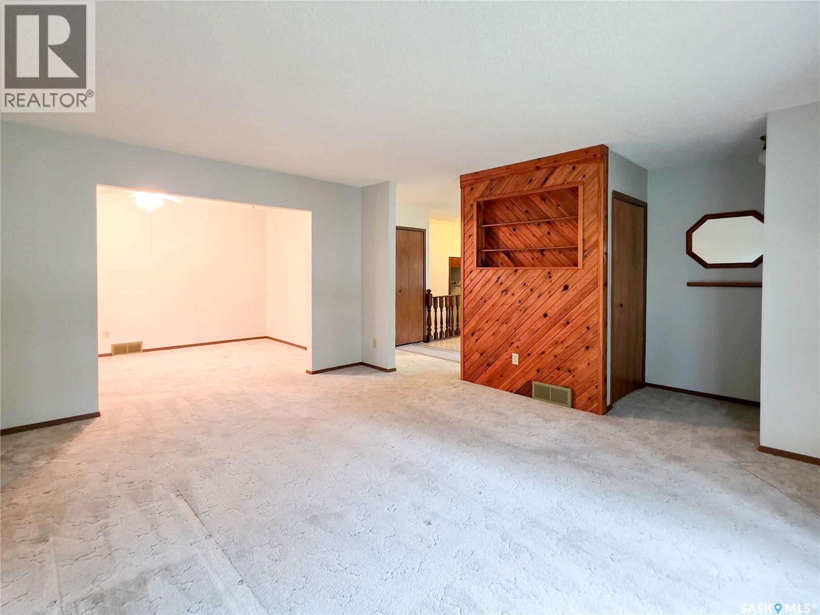 618 4th Avenue W Property Photo 18