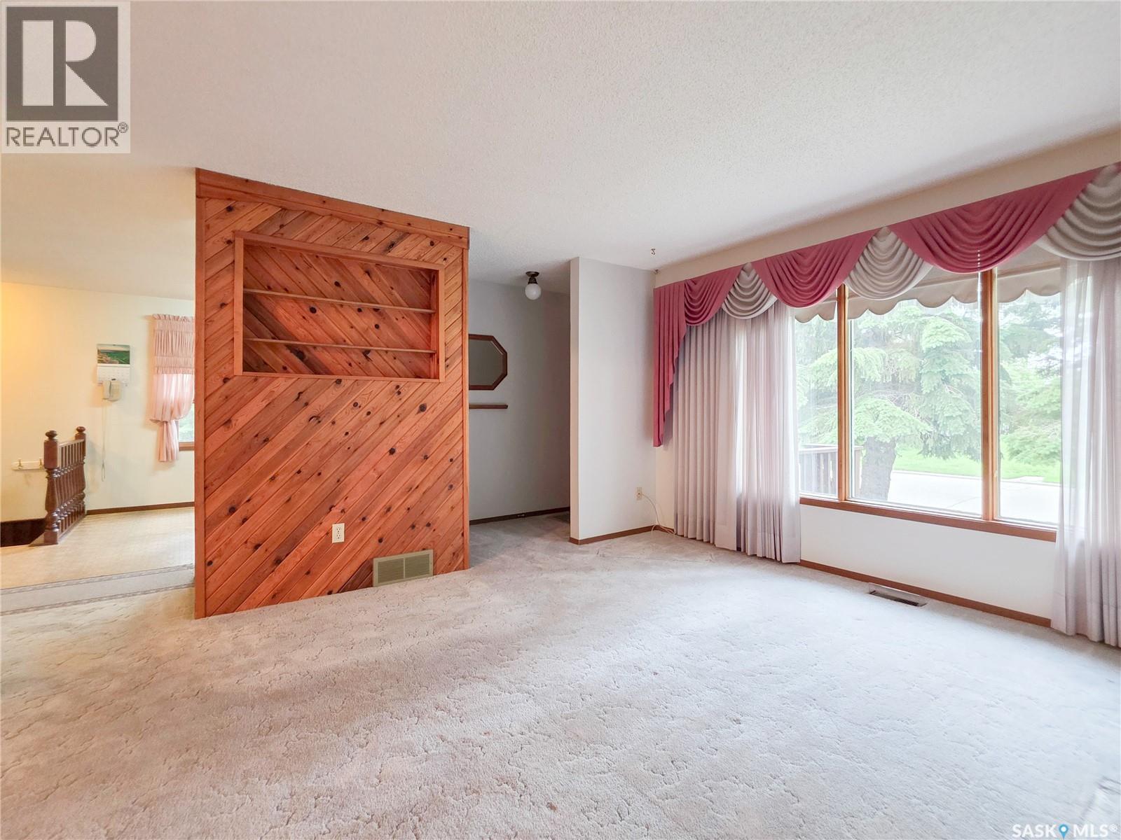 618 4th Avenue W Property Photo 19