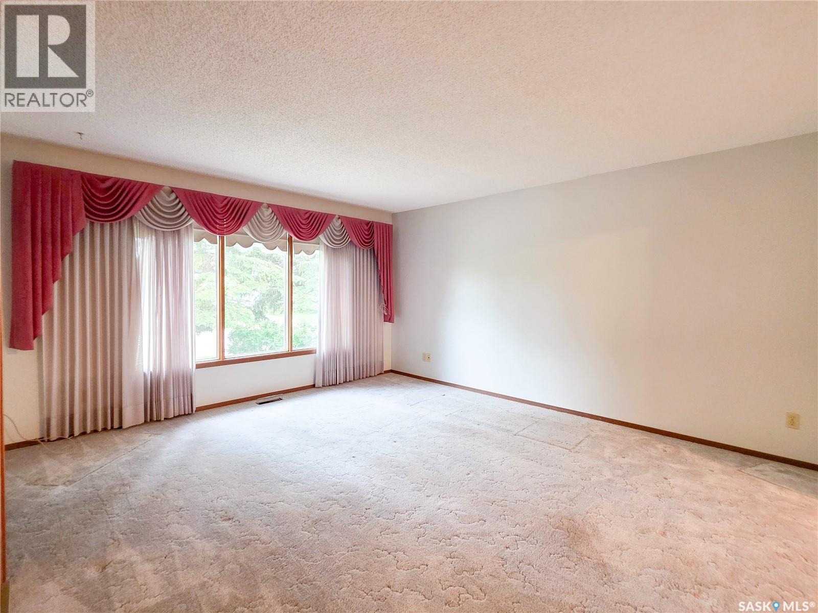 618 4th Avenue W Property Photo 20
