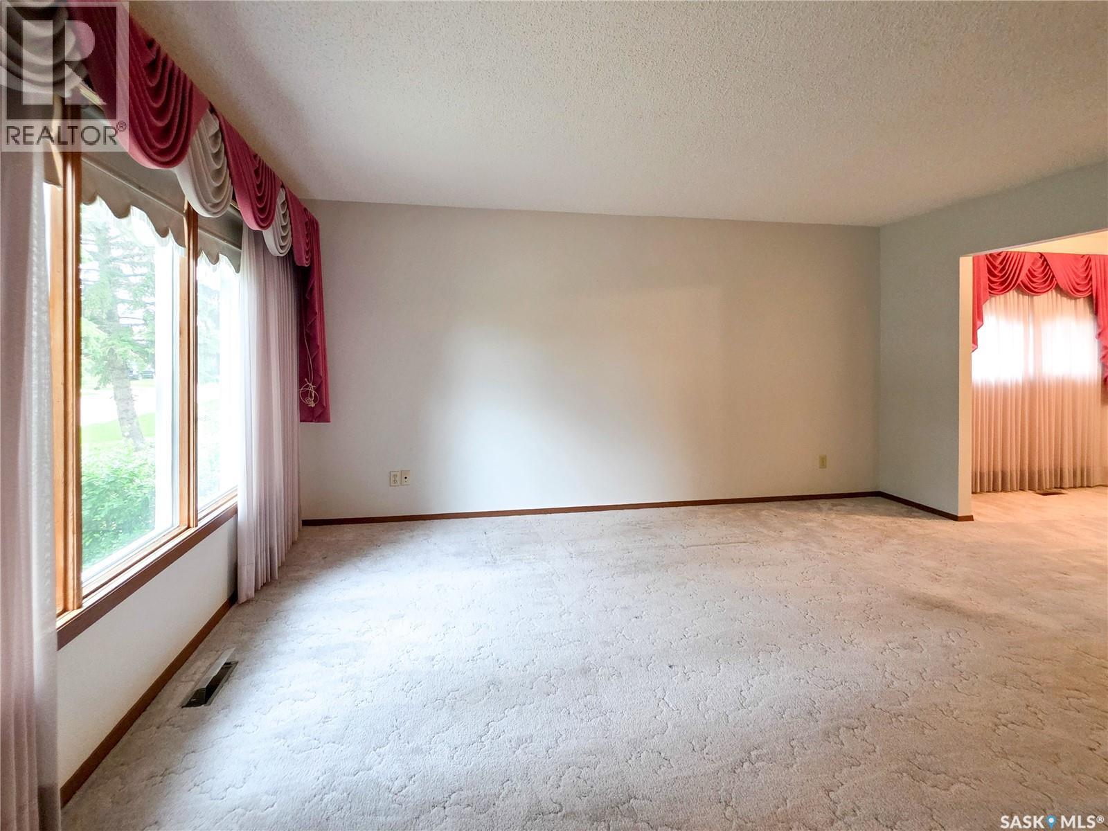 618 4th Avenue W Property Photo 21
