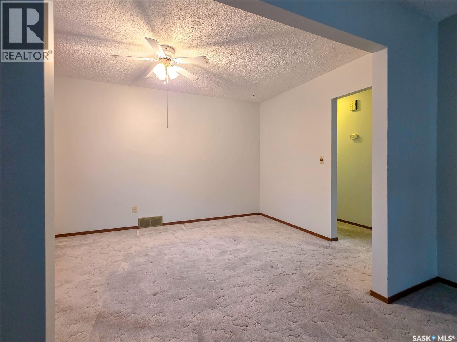 618 4th Avenue W Property Photo 22