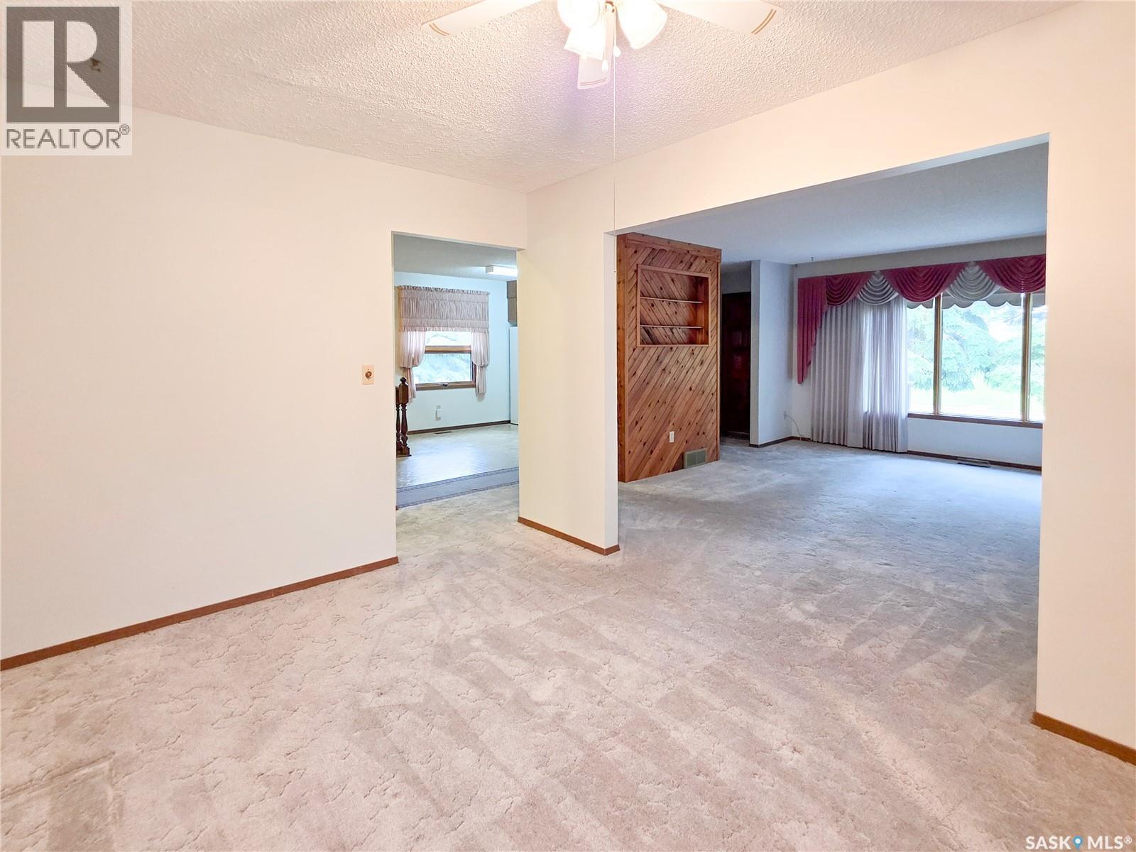 618 4th Avenue W Property Photo 23