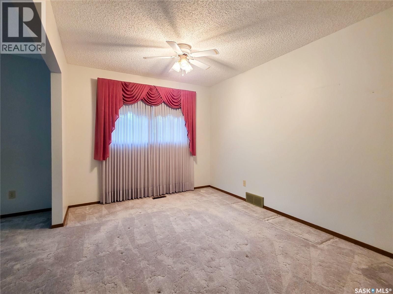 618 4th Avenue W Property Photo 24