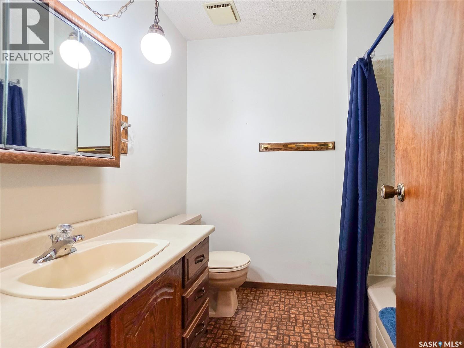 618 4th Avenue W Property Photo 25
