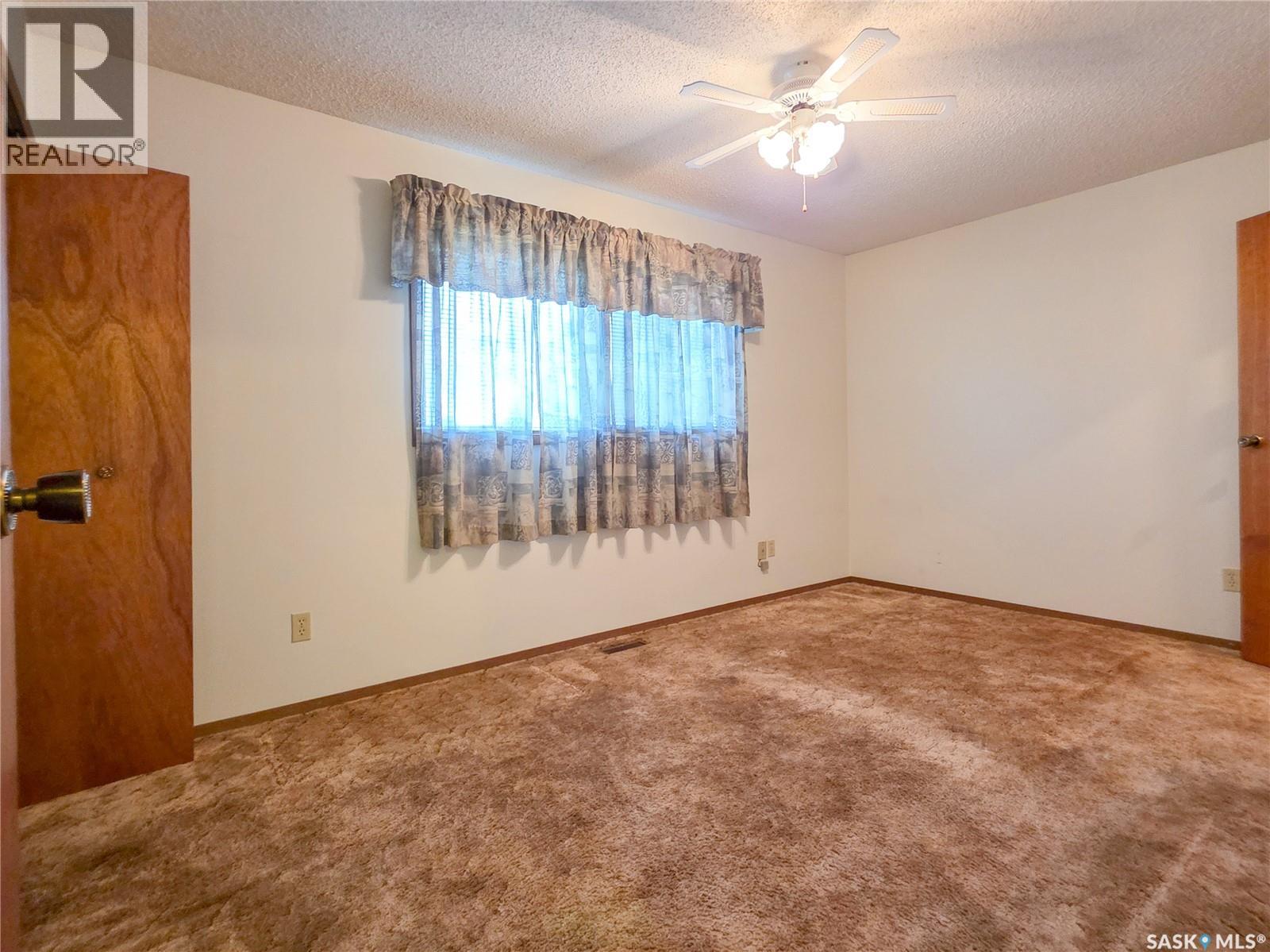 618 4th Avenue W Property Photo 29