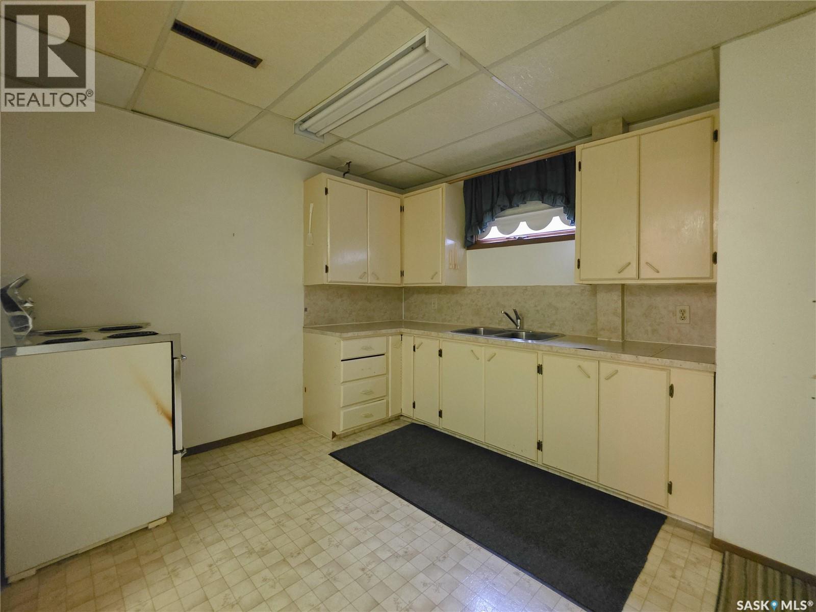 618 4th Avenue W Property Photo 36