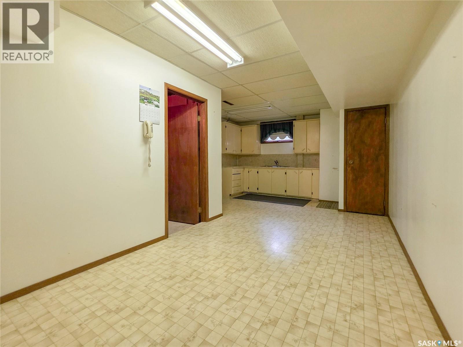 618 4th Avenue W Property Photo 38