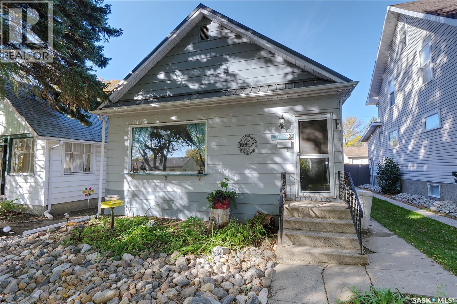 1042 Algoma Avenue Property Photo 2