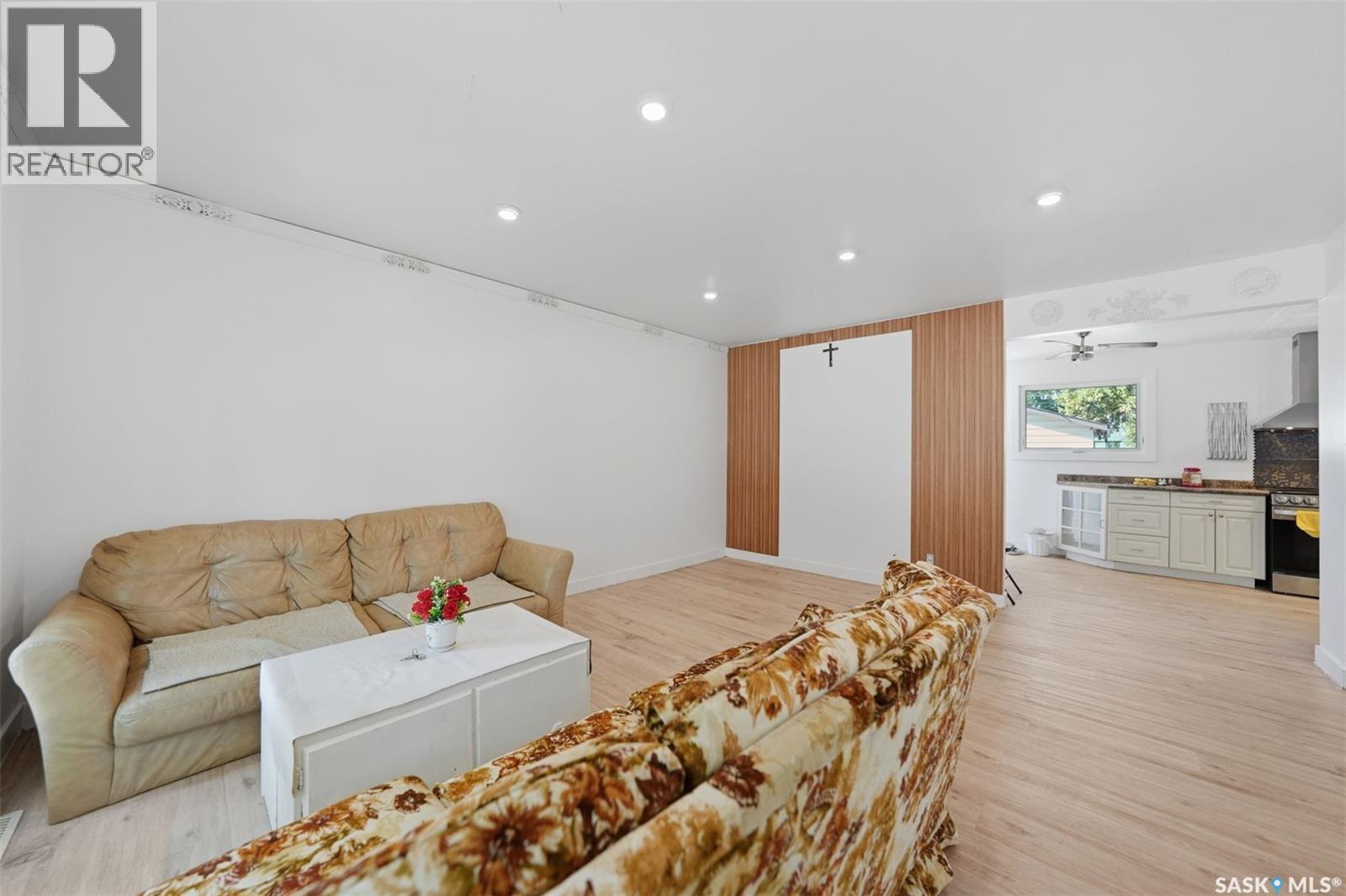 405 W Avenue N Property Photo 5