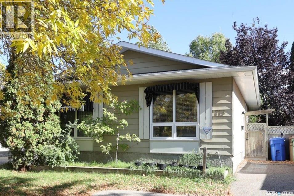 775 Hayworth Crescent N Property Photo 1