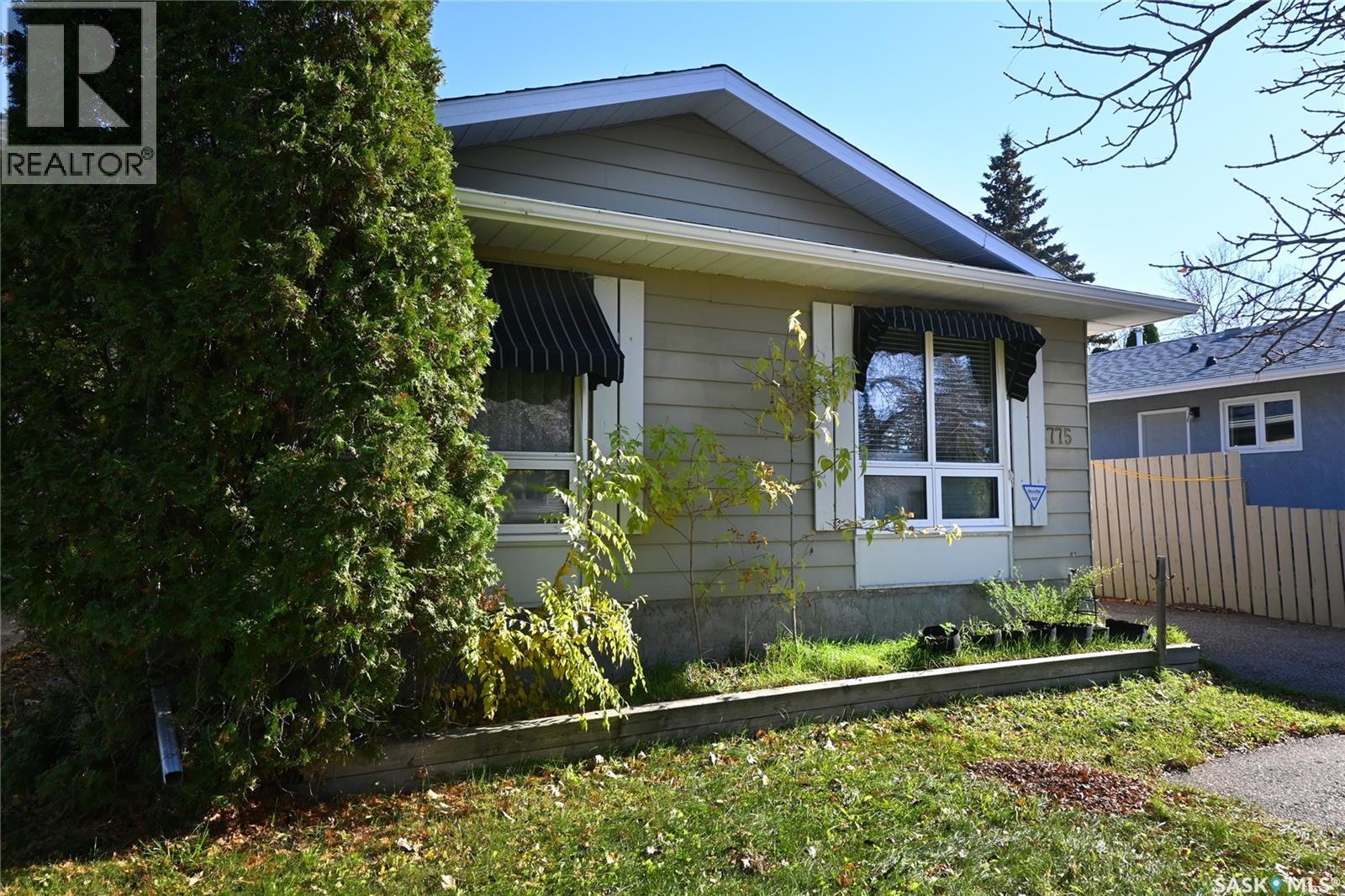 775 Hayworth Crescent N Property Photo 5