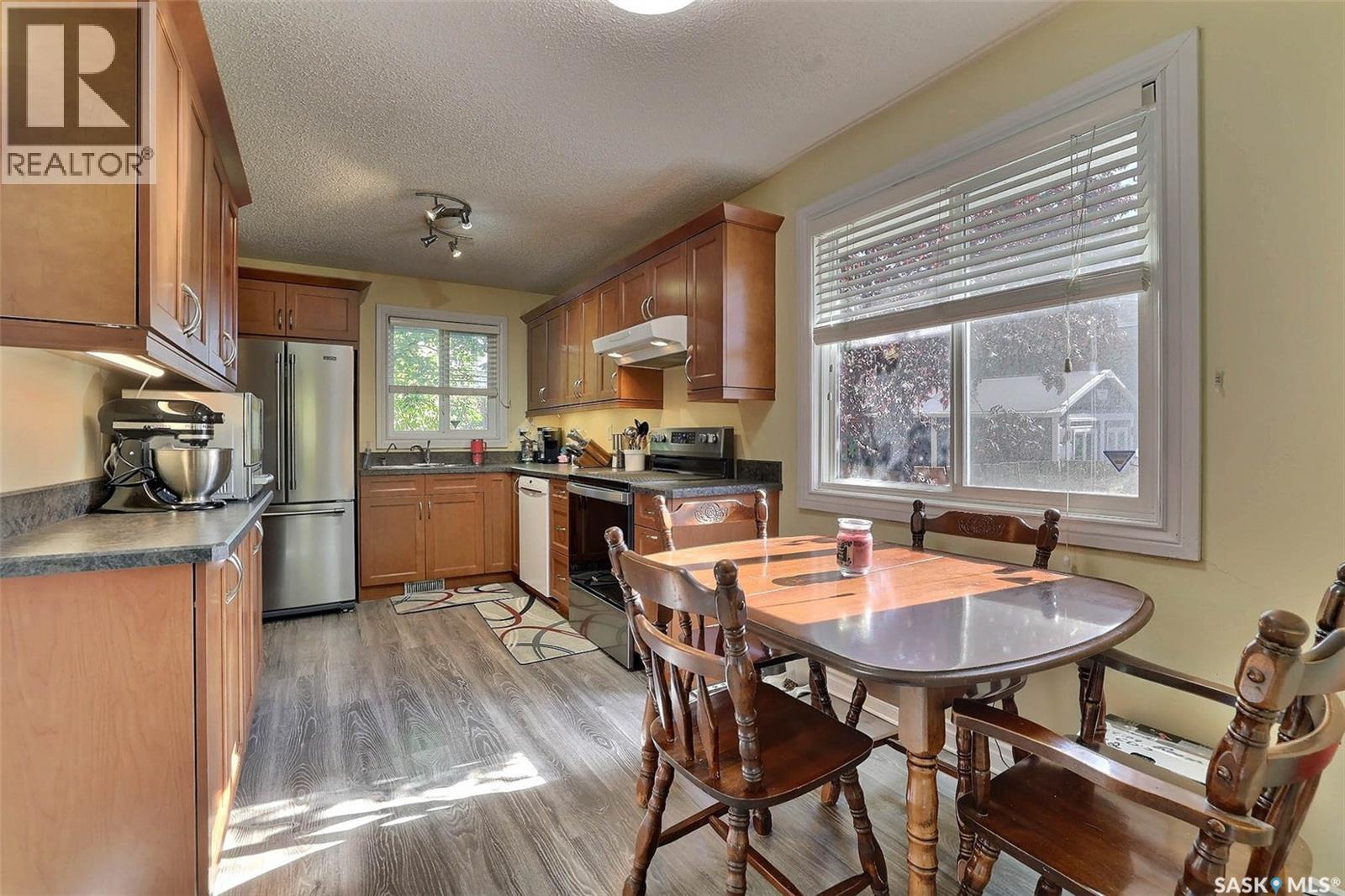 775 Hayworth Crescent N Property Photo 9