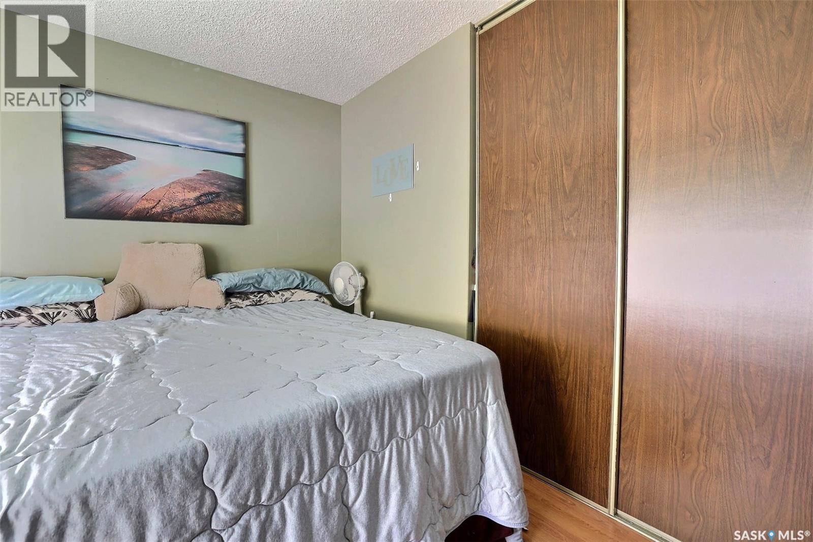 775 Hayworth Crescent N Property Photo 15