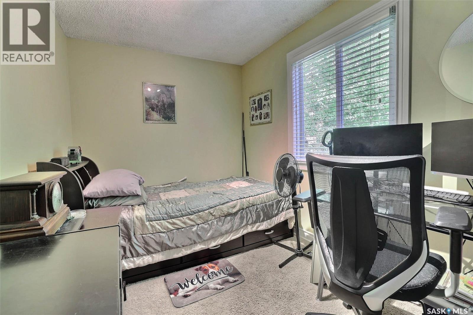 775 Hayworth Crescent N Property Photo 18
