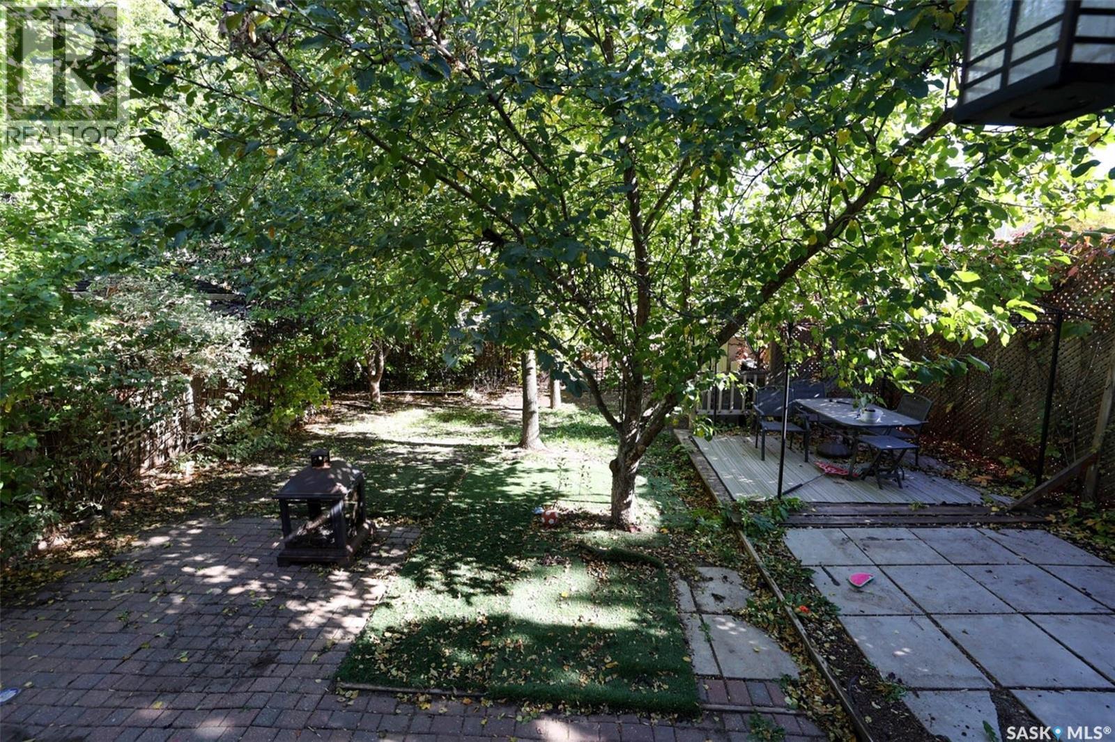 775 Hayworth Crescent N Property Photo 32