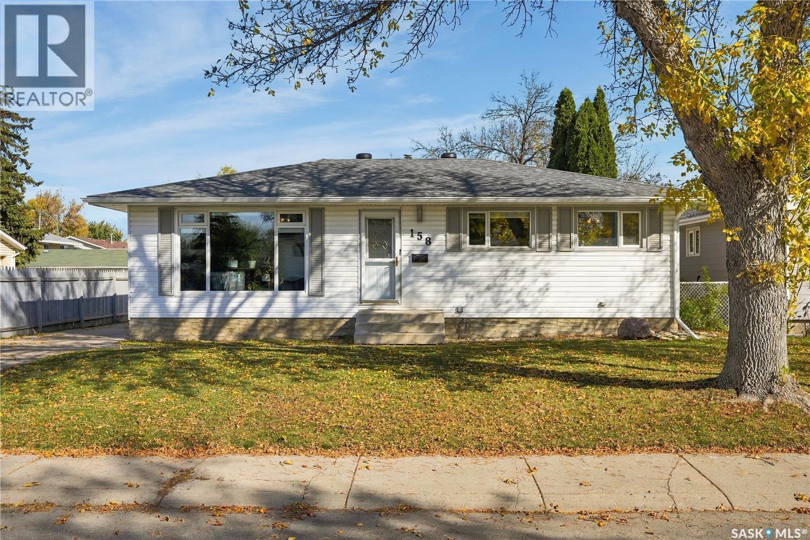158 Smallwood Crescent Property Photo 2