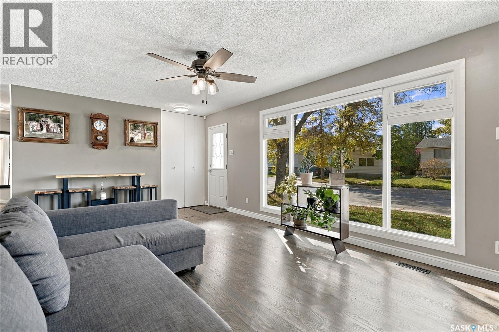 158 Smallwood Crescent Property Photo 8