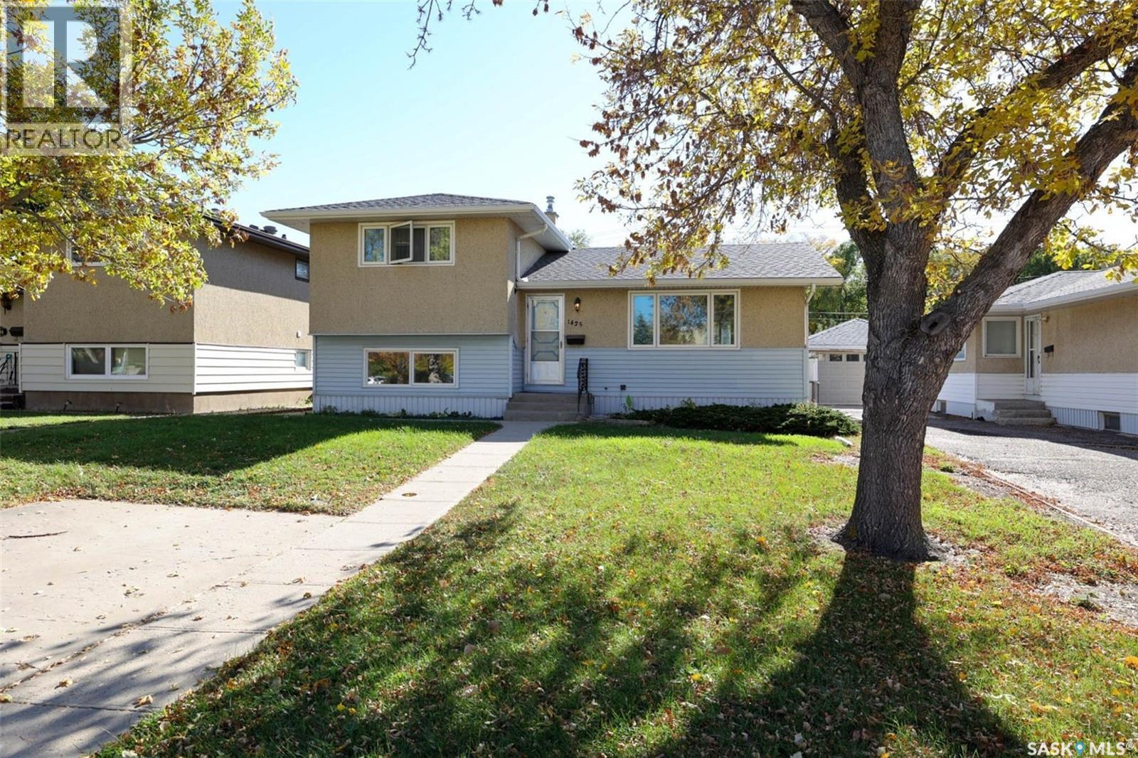 1425 9th Avenue N Property Photo 2