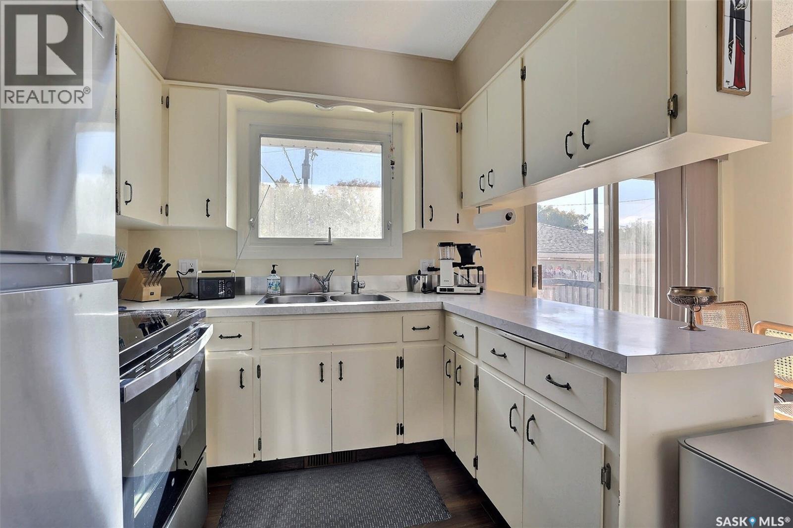 1425 9th Avenue N Property Photo 10