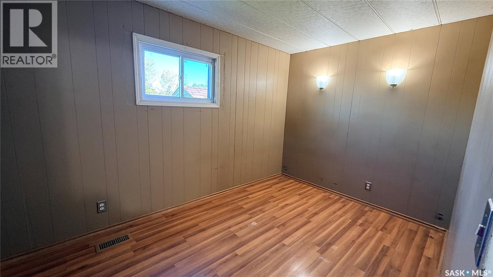 9 Royal Heights Property Photo 16