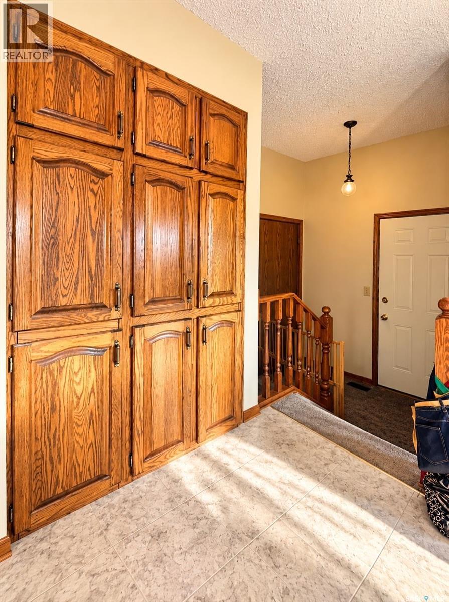 302 Cowie Crescent Property Photo 3