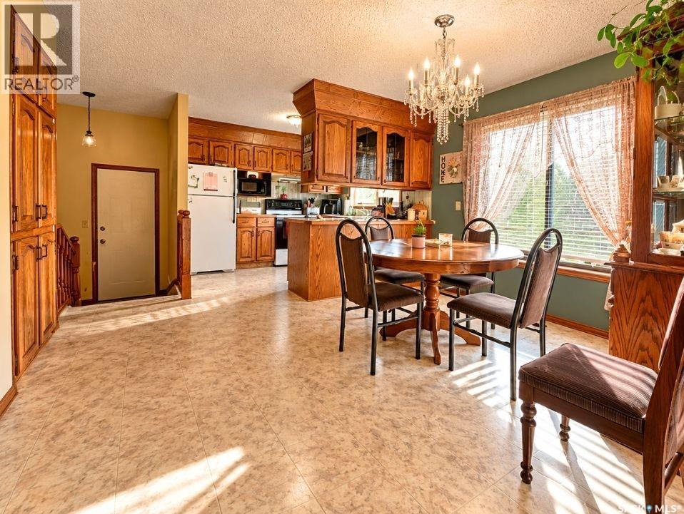 302 Cowie Crescent Property Photo 6