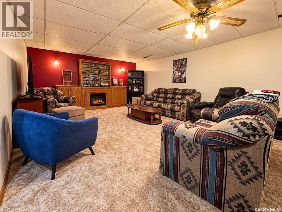302 Cowie Crescent Property Photo 8