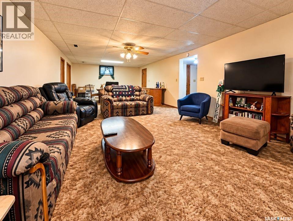 302 Cowie Crescent Property Photo 11
