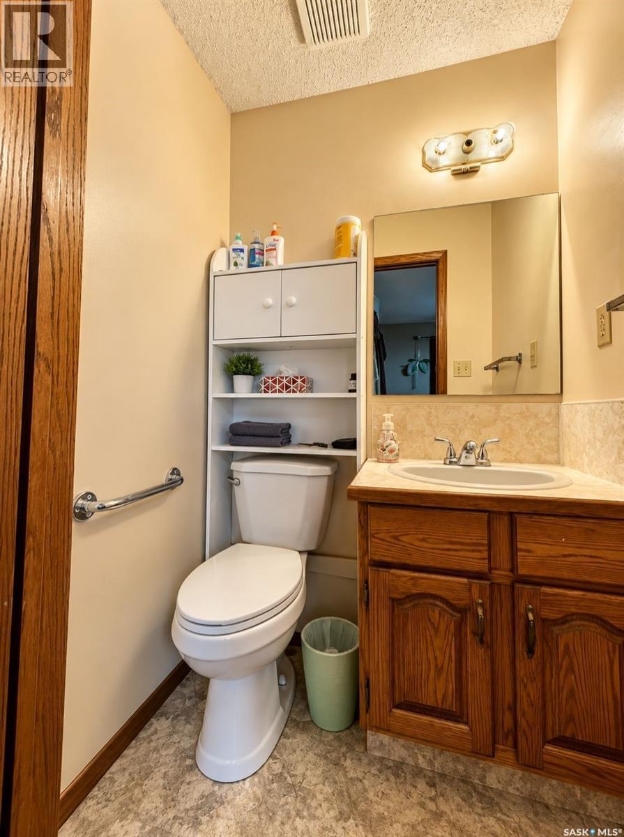 302 Cowie Crescent Property Photo 15