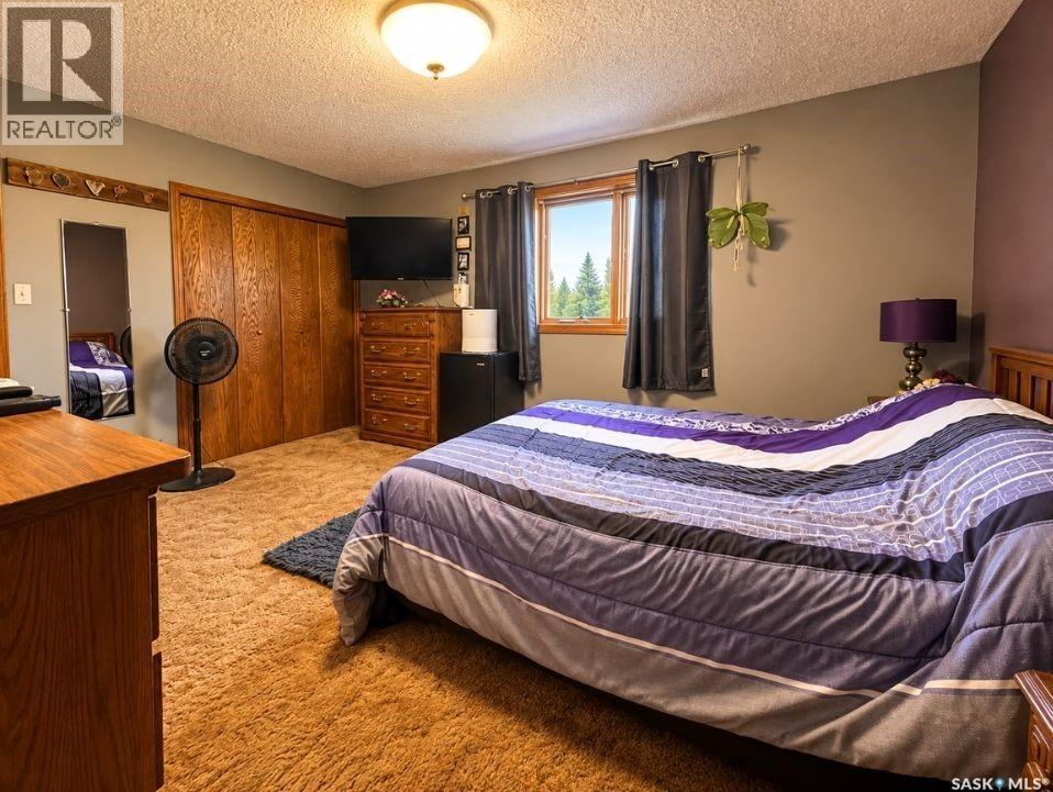 302 Cowie Crescent Property Photo 18