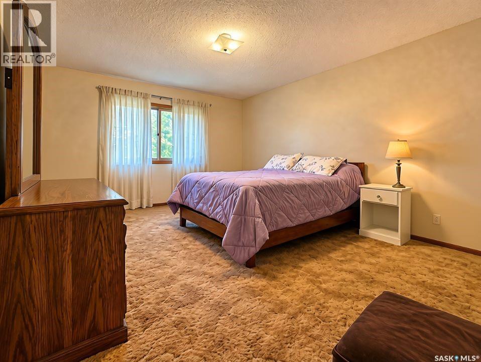 302 Cowie Crescent Property Photo 20